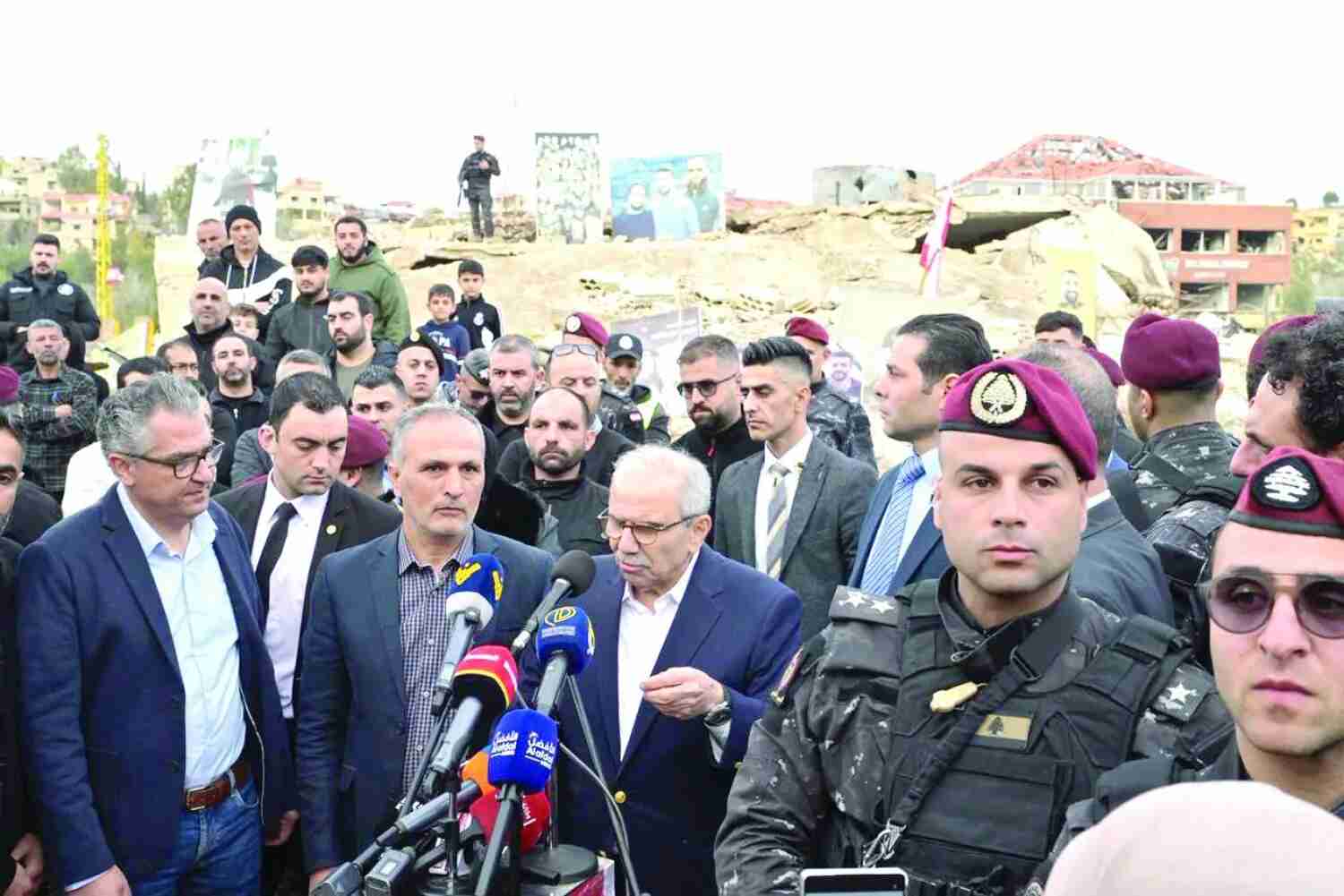 قاسم يعزز سيطرته داخل حزب الله وسط تغييرات ادارية