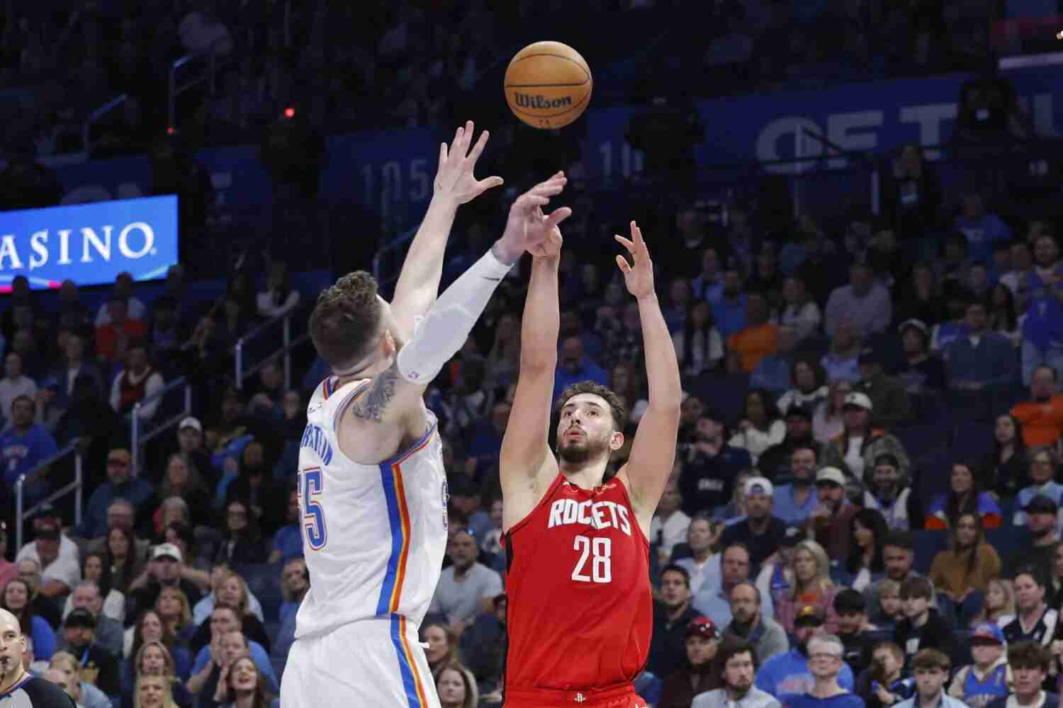 شنغون يقود هيوستن روكتس لإسقاط حامل لقب الدوري