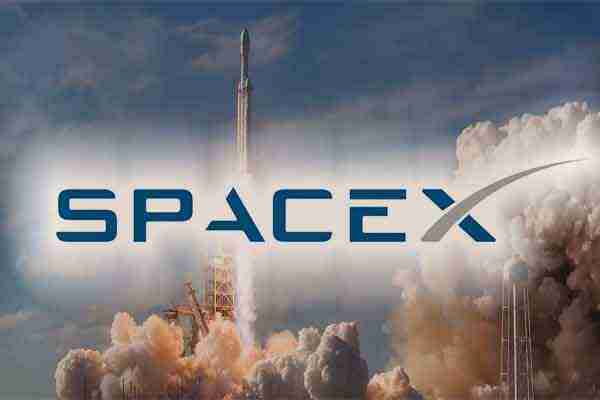 ماسك: سبيس إكس تعطي الأولوية لبناء مدن على القمر والمريخ