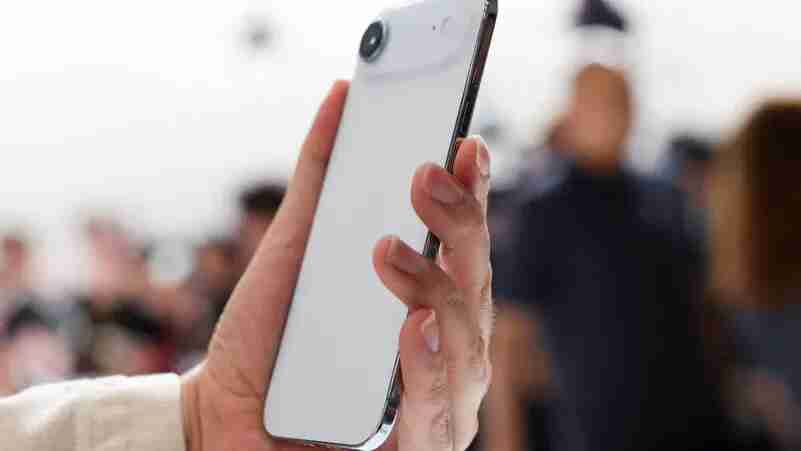 أبل تطور ميزات الصحة على آيفون لتحليل طريقة المشي وتحسين التوازن