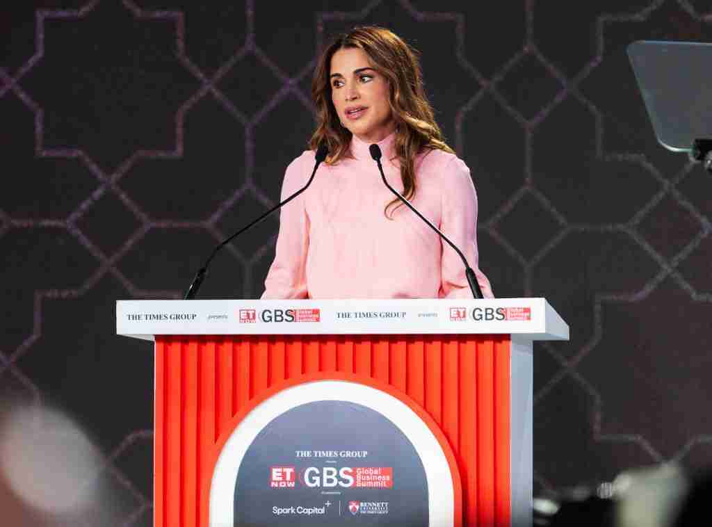 الملكة رانيا تؤكد ان الاردن يقف شامخا بقيمه رغم صغر مساحته