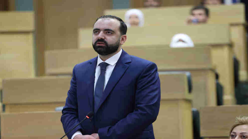 حمزة الطوباسي ينضم الى مجلس النواب ويؤدي اليمين الدستورية