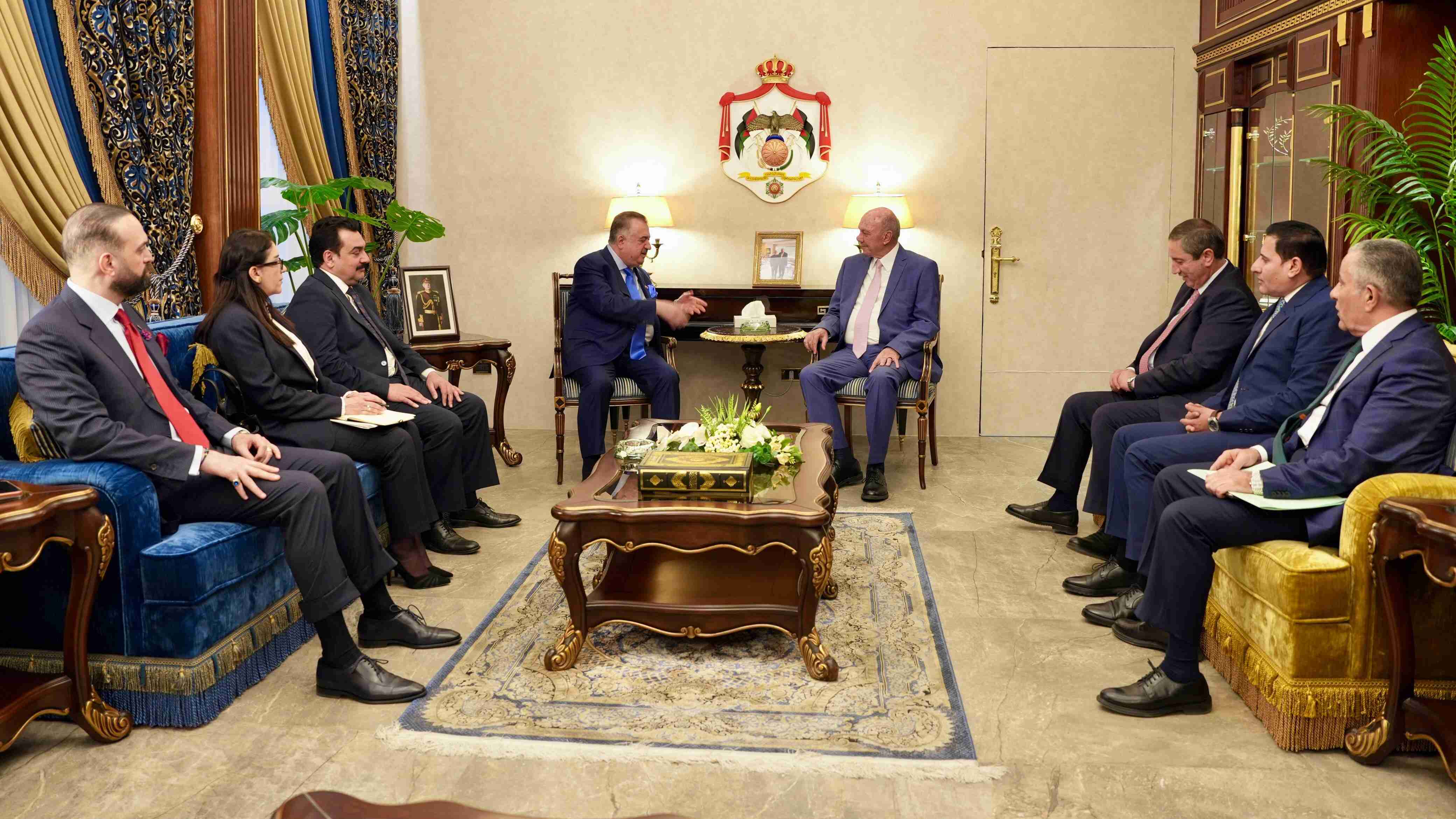 الفايز والسفير العراقي يناقشان تعزيز العلاقات الثنائية واستقرار المنطقة