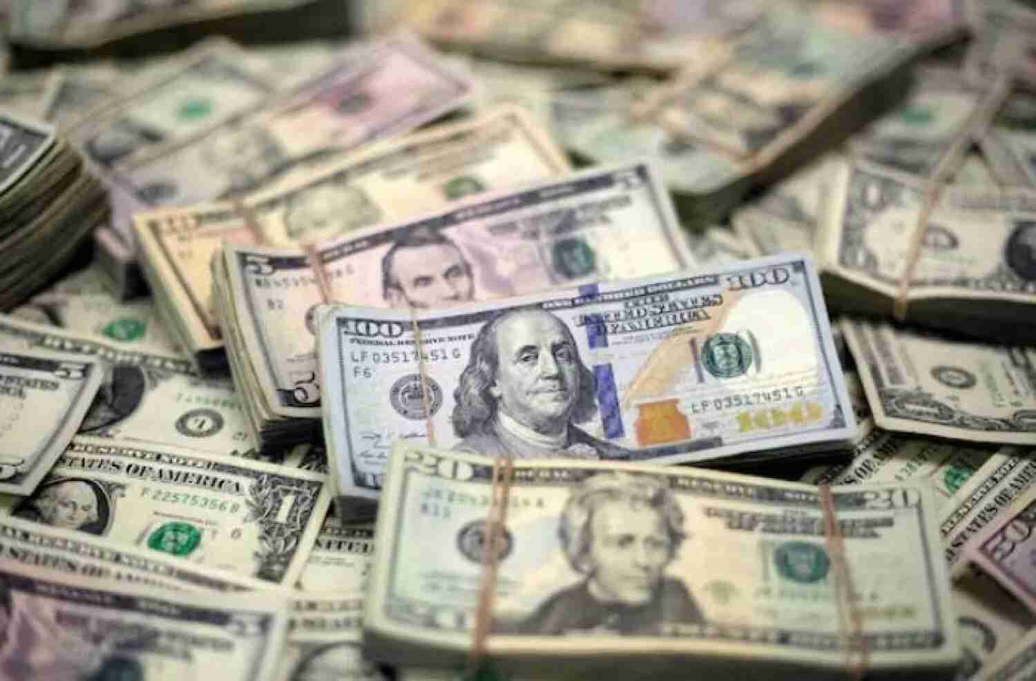 الدولار يستقر مع ترقب الأسواق لخفض محتمل للفائدة الأميركية