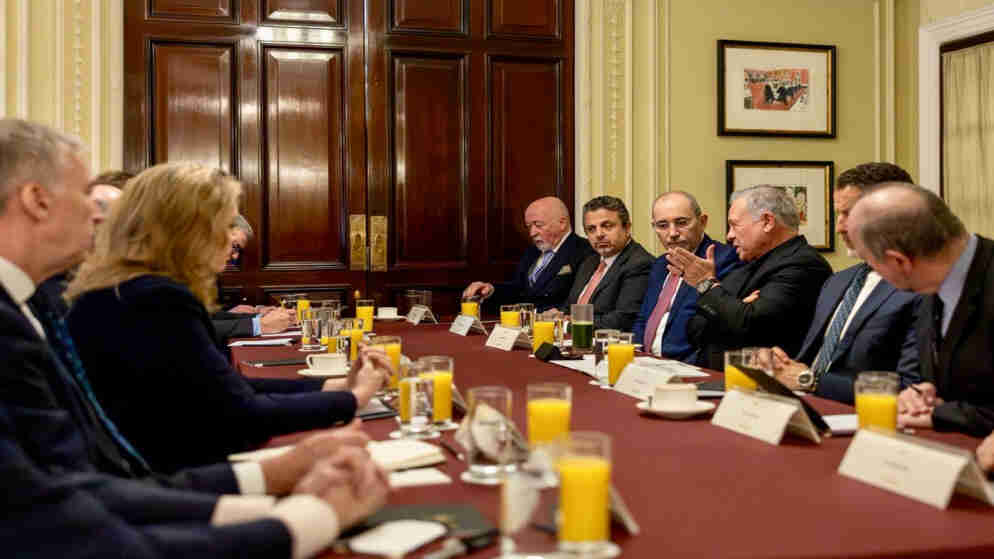 الملك يجتمع بمسؤولين وبرلمانيين بريطانيين في لندن