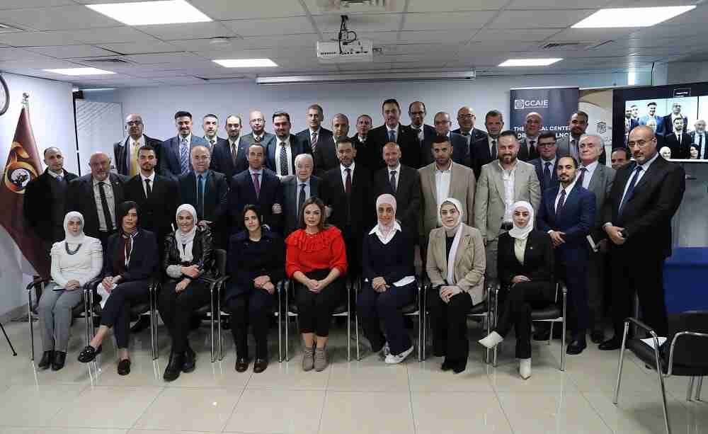 توقيع اتفاقية تحالف استراتيجي عالمي بين مجموعة طلال أبوغزاله العالمية والمركز العالمي للتميز في الذكاء الاصطناعي