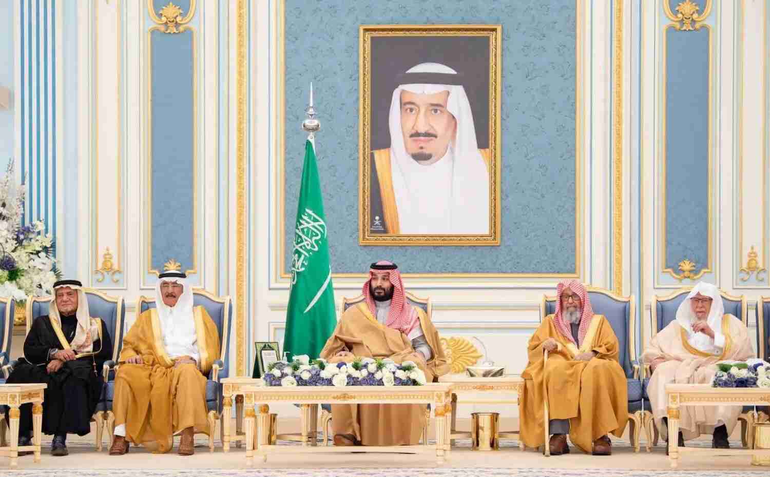 ولي العهد السعودي يستقبل المهنئين بشهر رمضان في الرياض