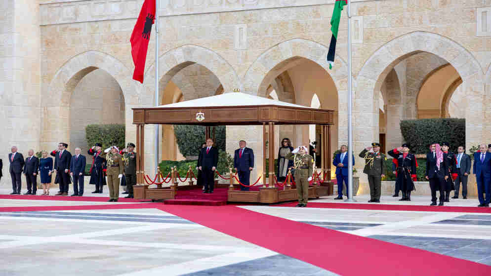 الملك والرئيس الألباني يؤكدان ضرورة احترام سيادة الدول ووحدتها