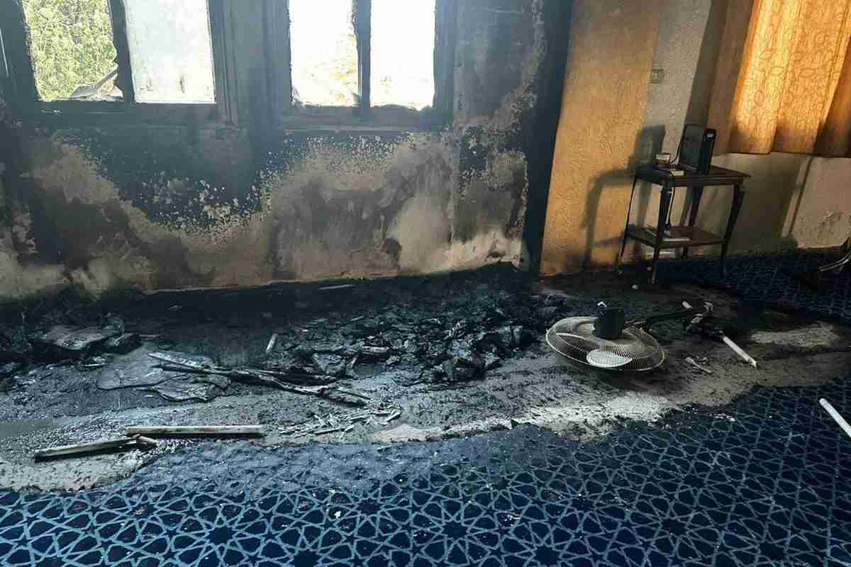 مستوطنون يحرقون مسجداً ويخطون شعارات عنصرية غرب نابلس