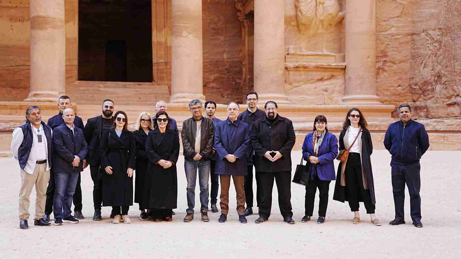 الرئيس الألباني يزور مدينة البتراء ويشيد بمعالمها التاريخية