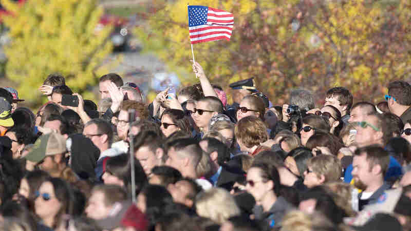 استطلاع: غالبية الأميركيين يرون أن ترمب يقود البلاد في الاتجاه الخاطئ
