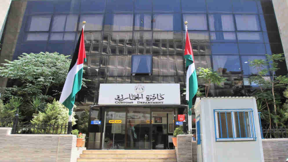 الجمارك: تحويل خدمة الاستعلام عن المركبات المطلوبة دوليا إلى نظام إلكتروني