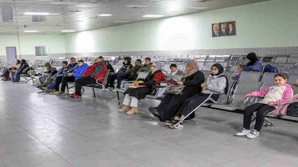 عودة مرضى من غزة بعد استكمال علاجهم في المستشفيات الأردنية