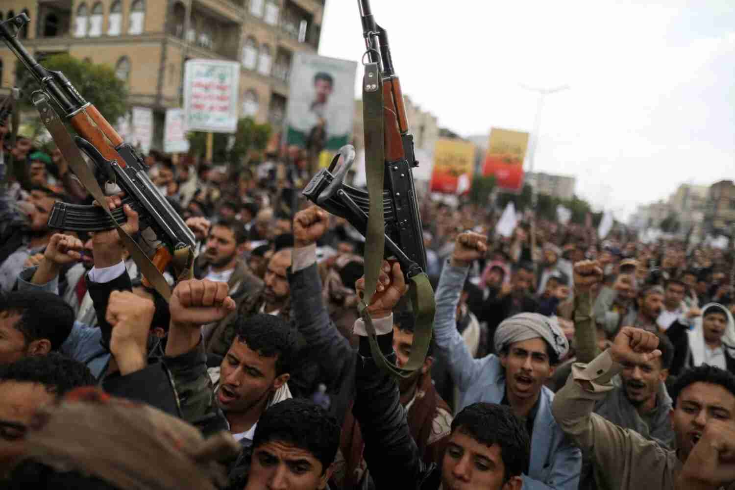 تصاعد شكاوى اليمنيين في صنعاء وإب من الانتهاكات الحوثية