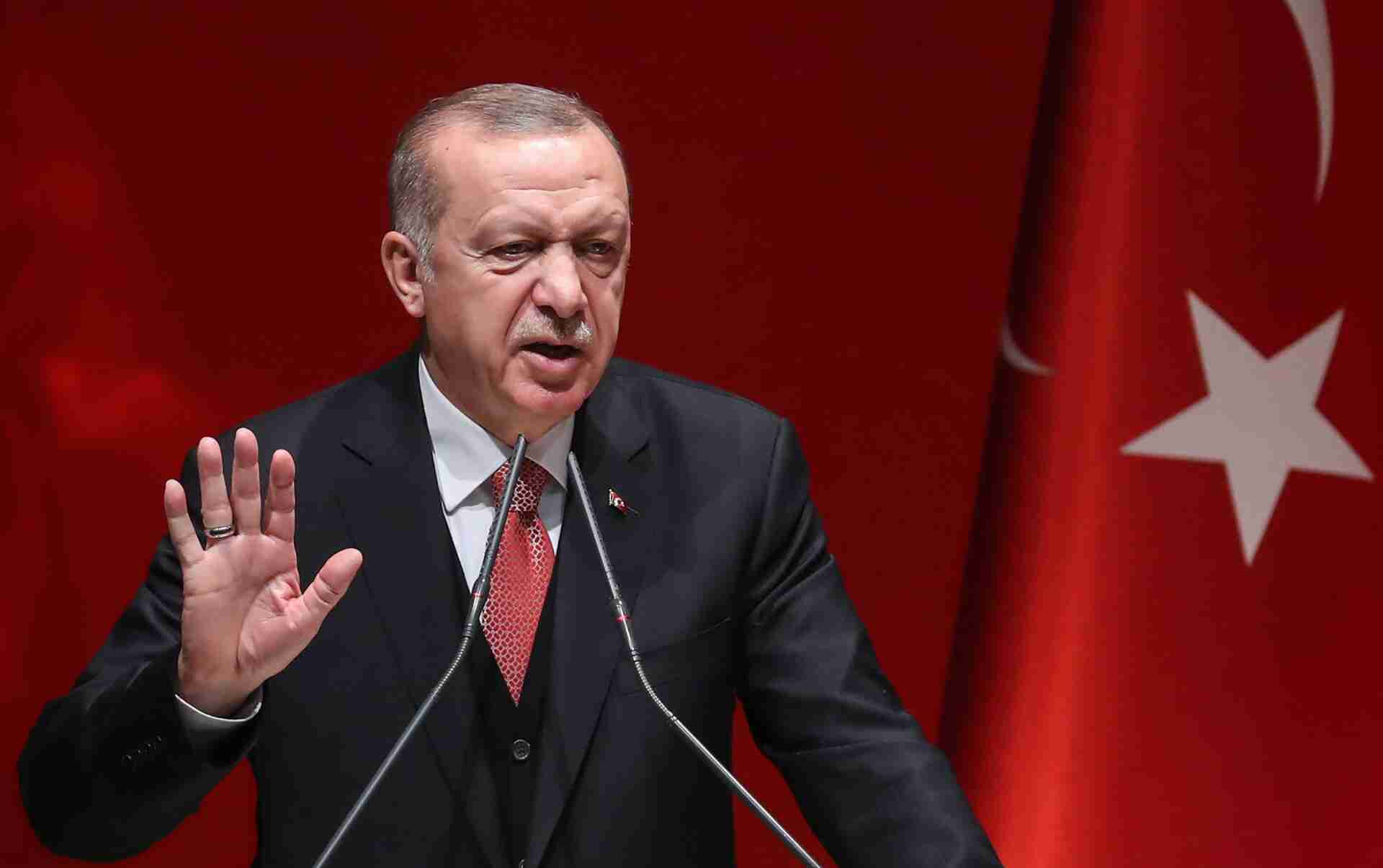 إردوغان يعبر عن قلقه من التصعيد ويدعو إلى إنهاء النزاع