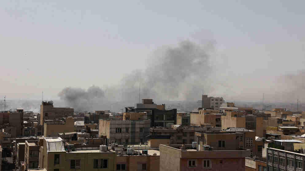 الضربات الإسرائيلية لإيران تستهدف التلفزيون الرسمي ومستشفى