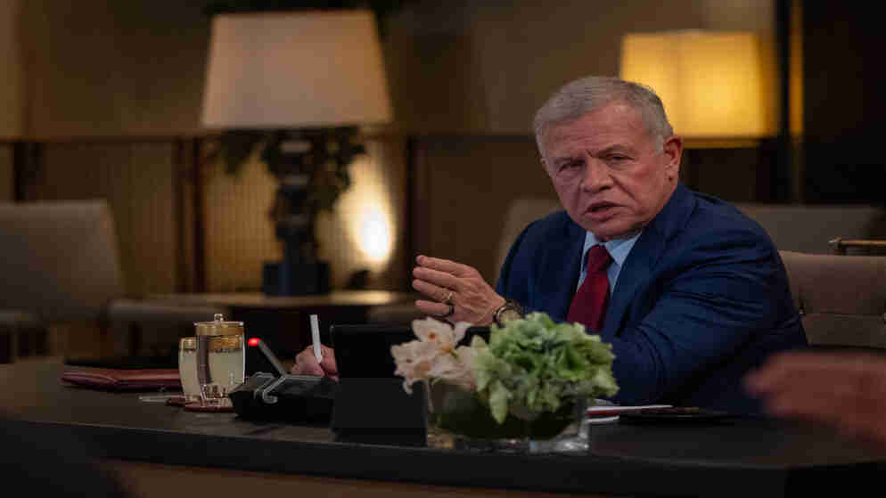 الملك يبحث هاتفيا مع رئيس وزراء النرويج سبل التهدئة في المنطقة