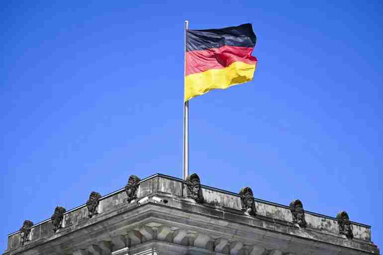 ألمانيا تستعد لإجلاء الأطفال والمرضى من مواطنيها العالقين في الشرق الأوسط