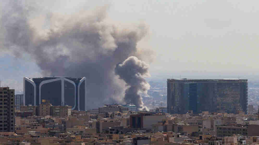 انفجارات عنيفة تهز طهران وكرج وأصفهان