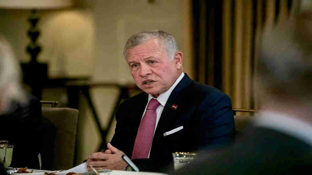 الملك يبحث مع زيلينسكي ضرورة الاحتكام للحوار كسبيل لحل الأزمات وتجنب امتدادها