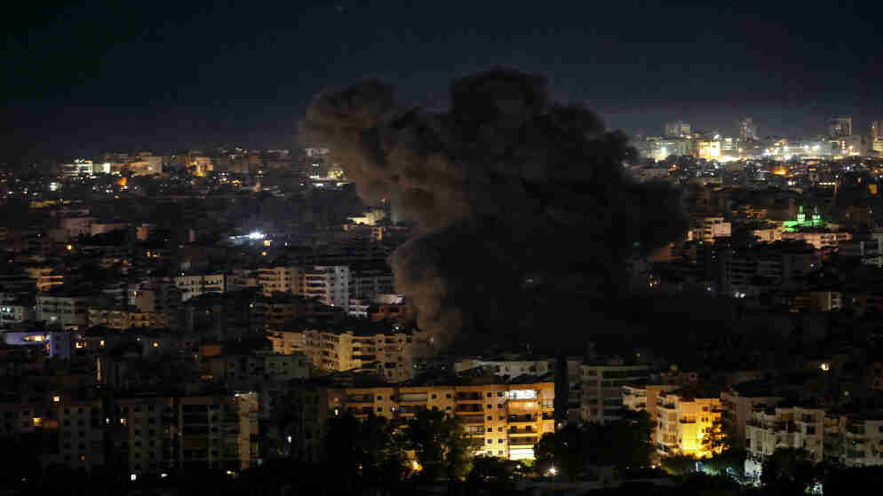 123 قتيلا و683 جريحا في لبنان مع اتساع الغارات الإسرائيلية