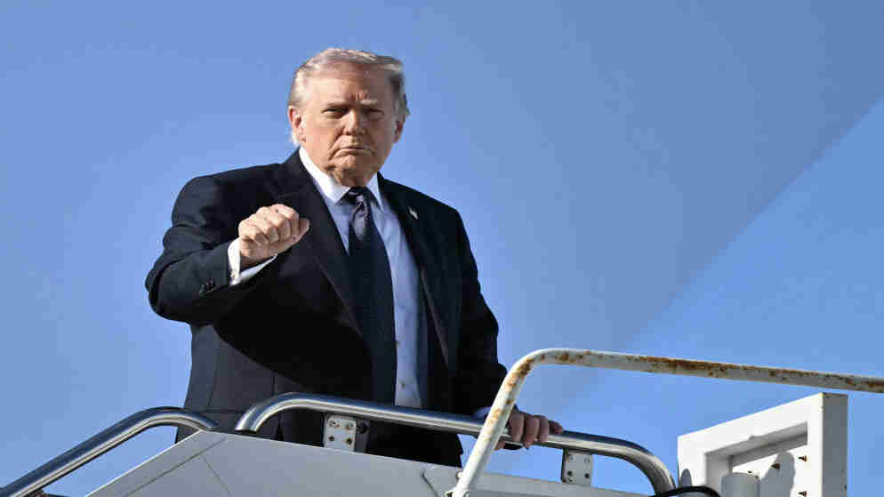 ترامب: ننقل آلاف الأشخاص من دول مختلفة في أنحاء الشرق الأوسط