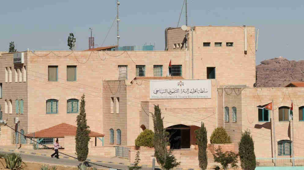 سلطة البترا تمدد فترة تجديد تراخيص الأنشطة الاقتصادية واللوحات الإعلانية لنهاية الشهر