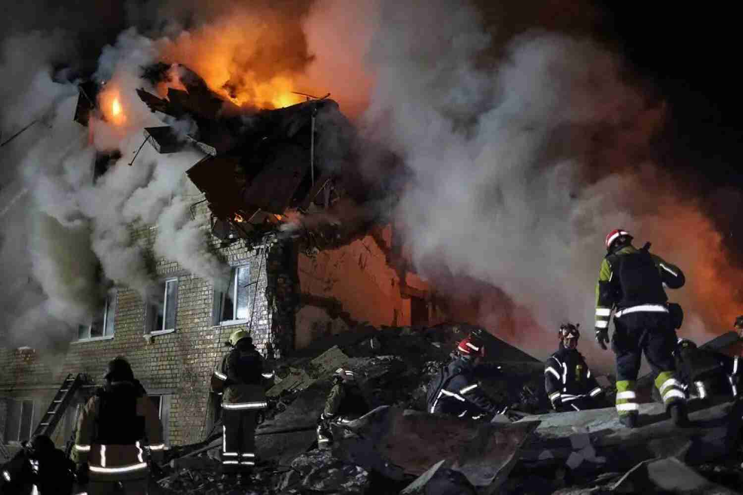 دوي صفارات إنذار أوكرانية مع استهداف روسيا مجمعات صناعية عسكرية ومنشآت طاقة