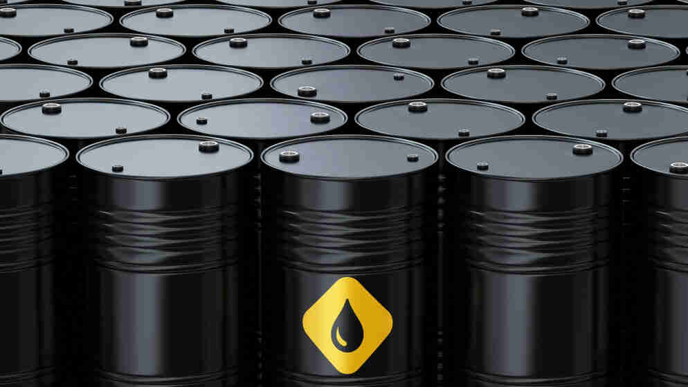 النفط يتجاوز 100 دولار للبرميل مع تصاعد حرب إيران