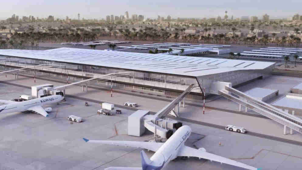 استهداف مطار الكويت الدولي بعدة طائرات مسيّرة ولا إصابات بشرية