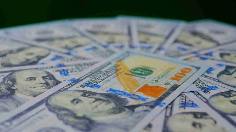 الدولار قرب أعلى مستوياته في 2026