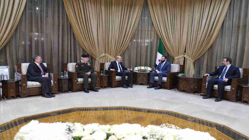 بيان أردني سوري يؤكد تعزيز التعاون الأمني والدفاعي ومكافحة الإرهاب وتهريب المخدرات