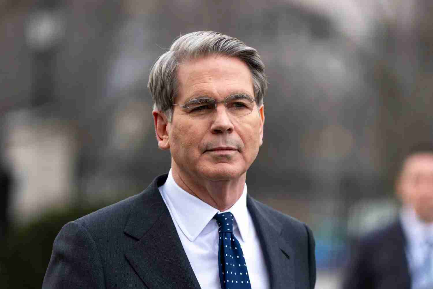 بيسنت: البحرية الأميركية قد ترافق السفن بمضيق هرمز ضمن تحالف دولي