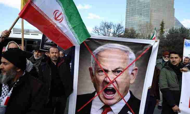 الحرس الثوري الإيراني يتعهد بمطاردة وقتل نتنياهو