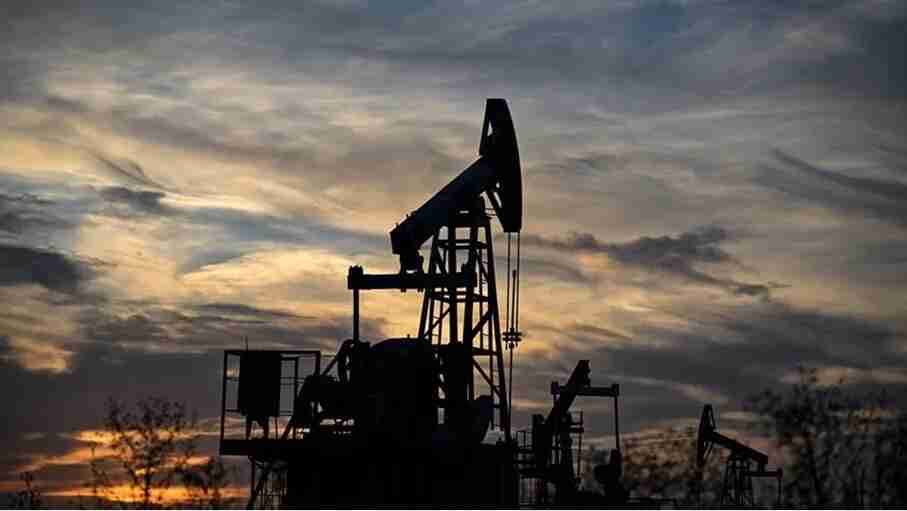 محللون: النفط بصدد مواصلة الارتفاع مع استمرار الحرب في الشرق الأوسط