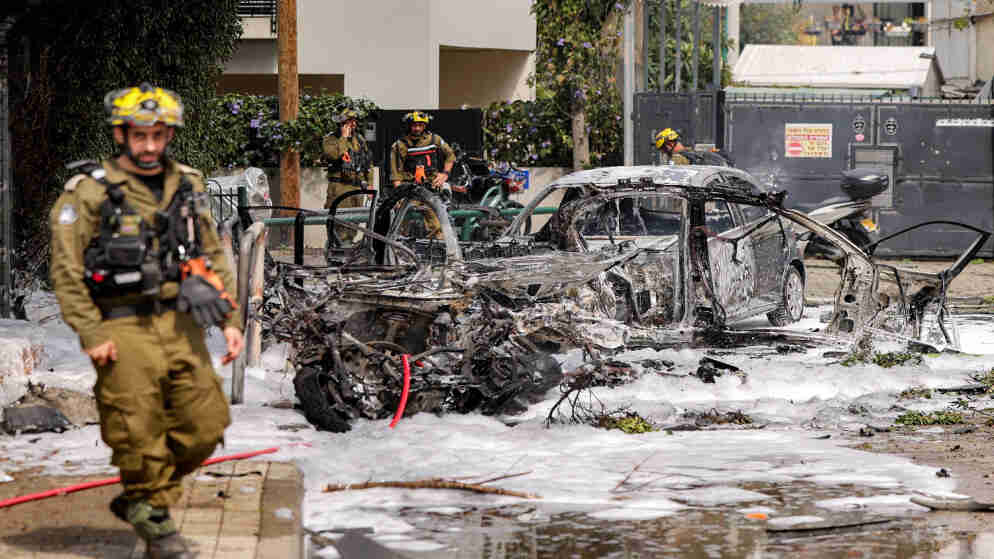 إعلام إسرائيلي: صواريخ إيرانية تصيب مبنى سكنيا للقنصل الأميركي في تل أبيب وتسبب إصابات