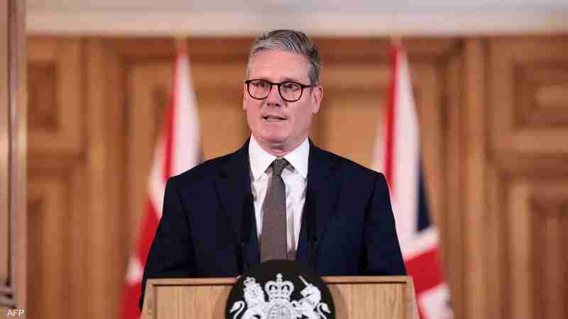 ستارمر يبحث مع ترمب ضرورة معاودة فتح مضيق هرمز 