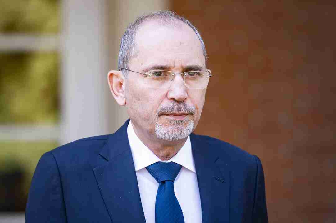 الصفدي يشارك في اجتماع وزاري يبحث تداعيات التصعيد بالمنطقة في الرياض