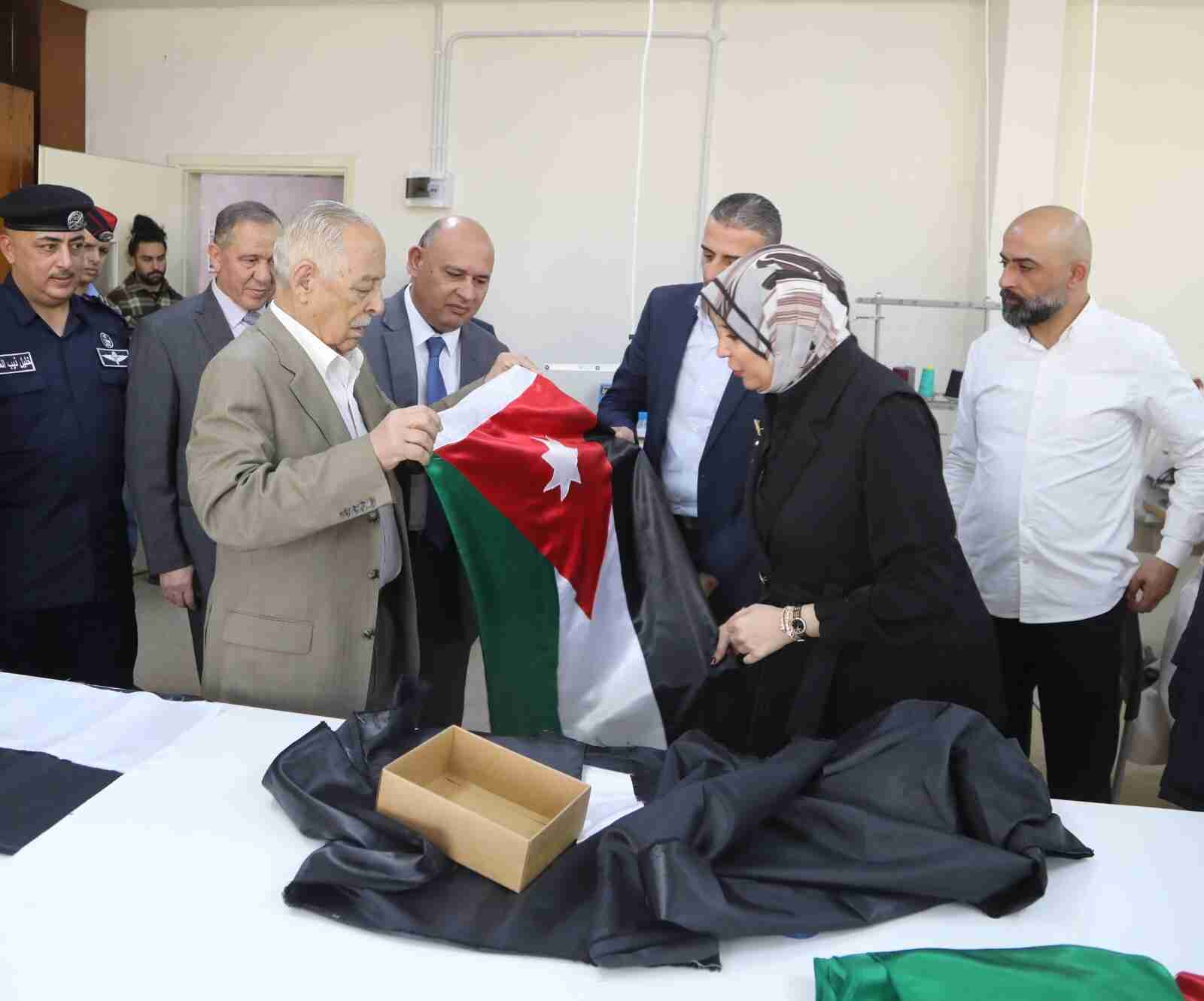 رئيس الديوان الملكي يتفقد مشاريع مبادرات ملكية في جرش