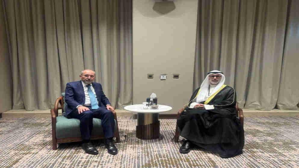 الصفدي يلتقي نظيره الكويتي قبيل اجتماع وزاري عربي إسلامي في السعودية