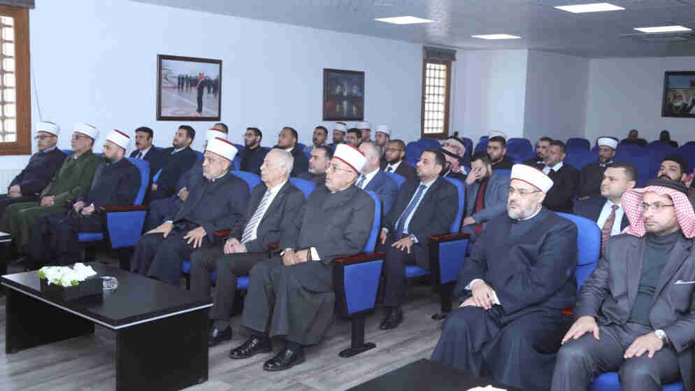 العيسوي يسلم المكرمة الملكية السنوية لـ 30 إماما وواعظا مقبلين على الزواج