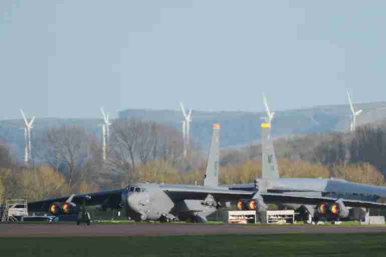 صواريخ إيران تستهدف قاعدة بريطانية أمريكية بالمحيط الهندي