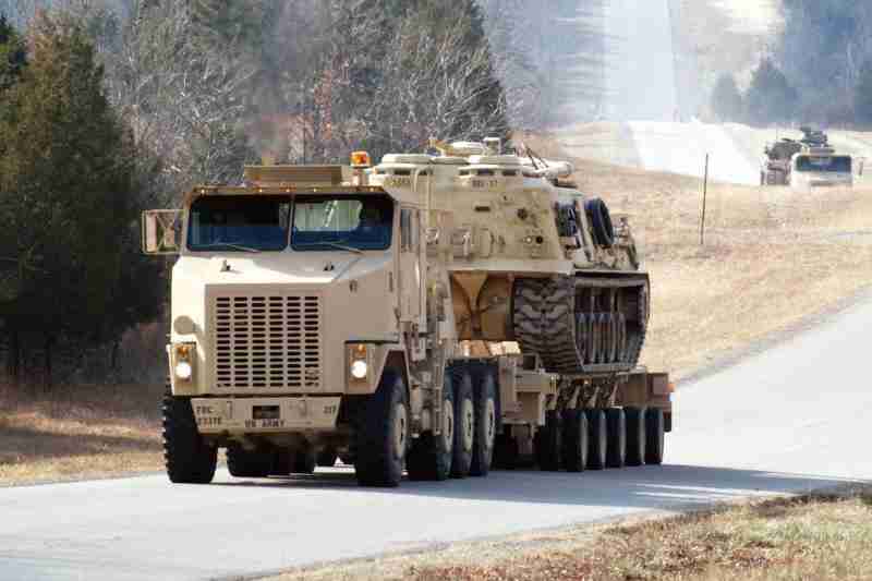 صحيفة: الولايات المتحدة تدرس تحويل مساعدات عسكرية من أوكرانيا للشرق الأوسط