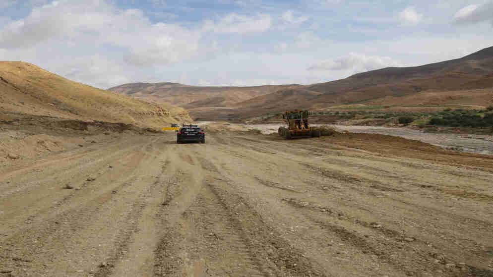 وزير الأشغال: إجراءات فنية لتعزيز تصريف المياه والحماية من السيول في المواقع المتضررة