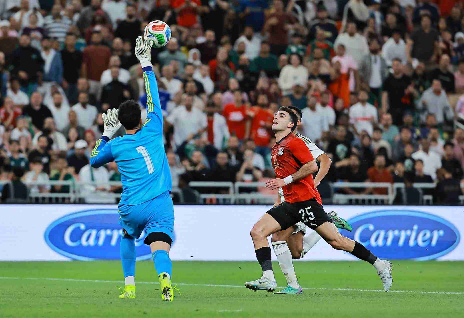 بنتيجة ثقيلة.. منتخب مصر يحرج الأخضر السعودي