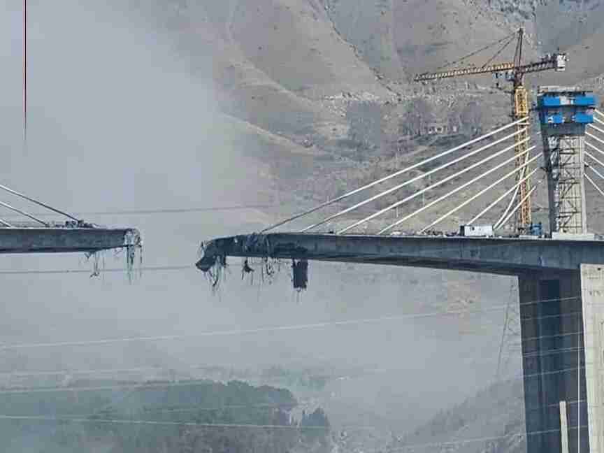 التلفزيون الإيراني: استهداف جسر "بي 1" في كرج للمرة الثانية خلال ساعات