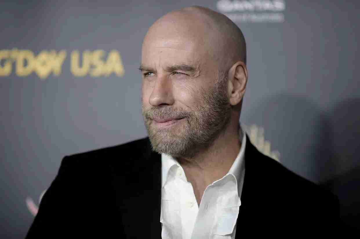 جون ترافولتا يبدأ رحلة الإخراج بفيلم جديد في مهرجان كان: مستوحى من طفولته