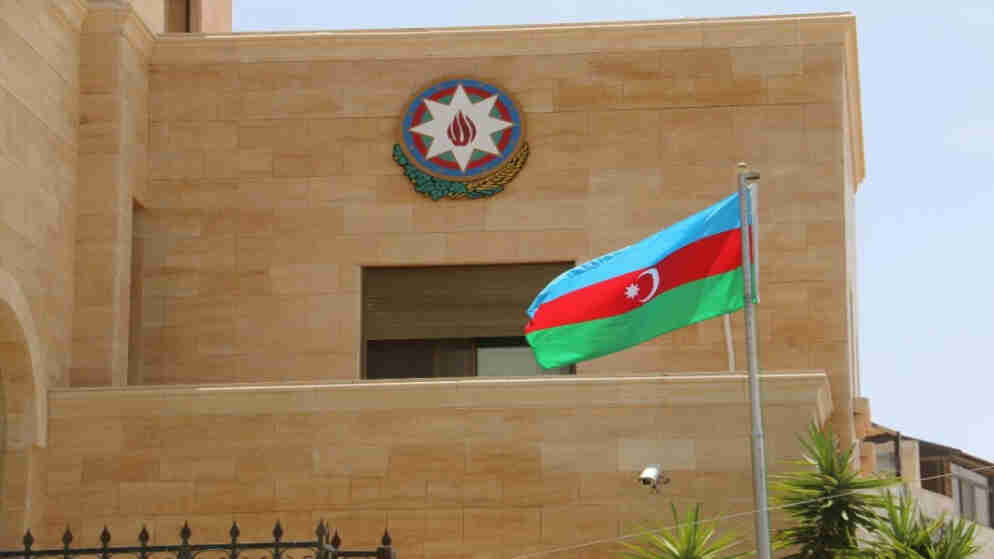 أذربيجان تشيد بتجربة الأردن في مجال إزالة الألغام