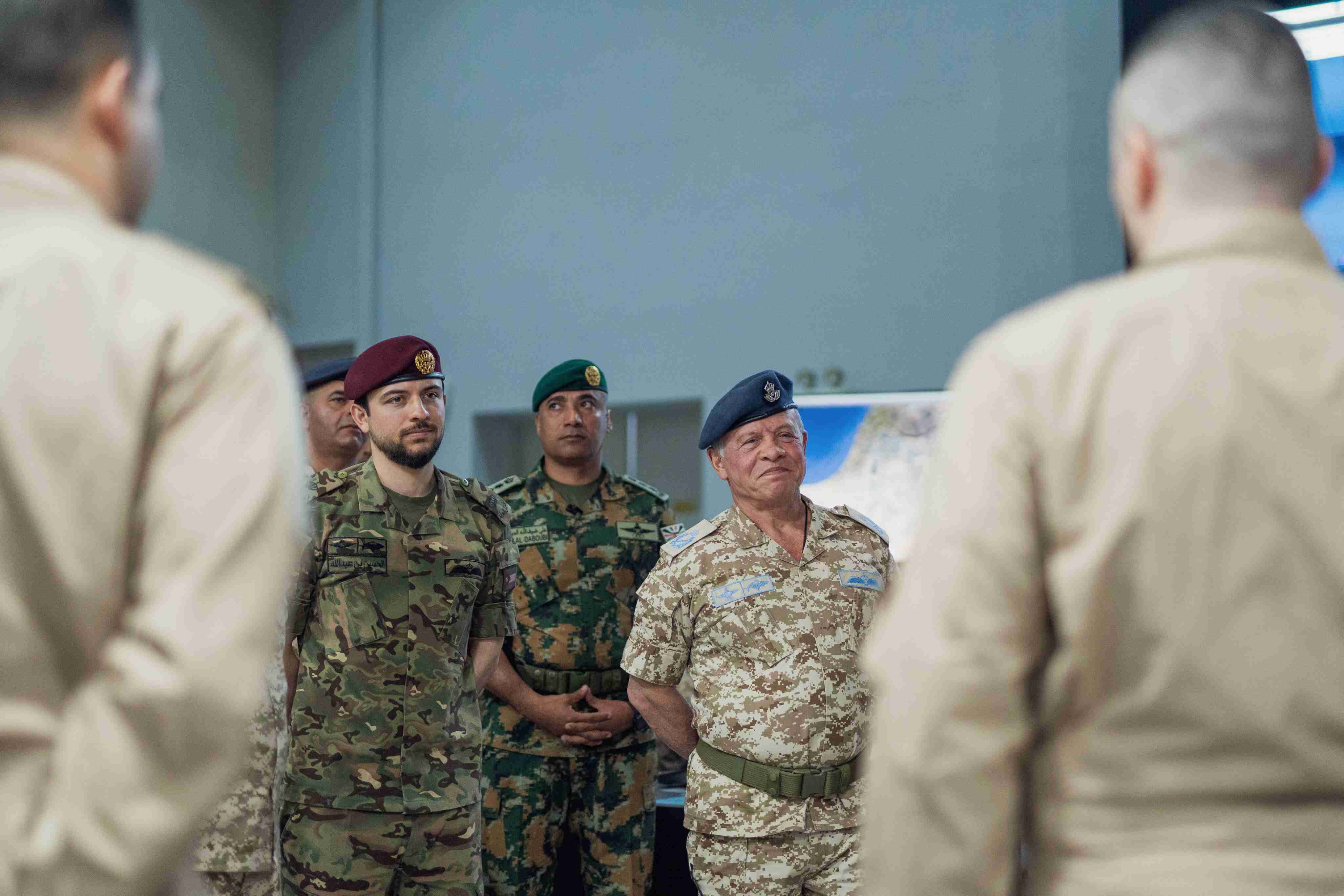 الملك يزور قيادة سلاح الجو الملكي ويثمن احترافيتهم في حماية سماء الوطن