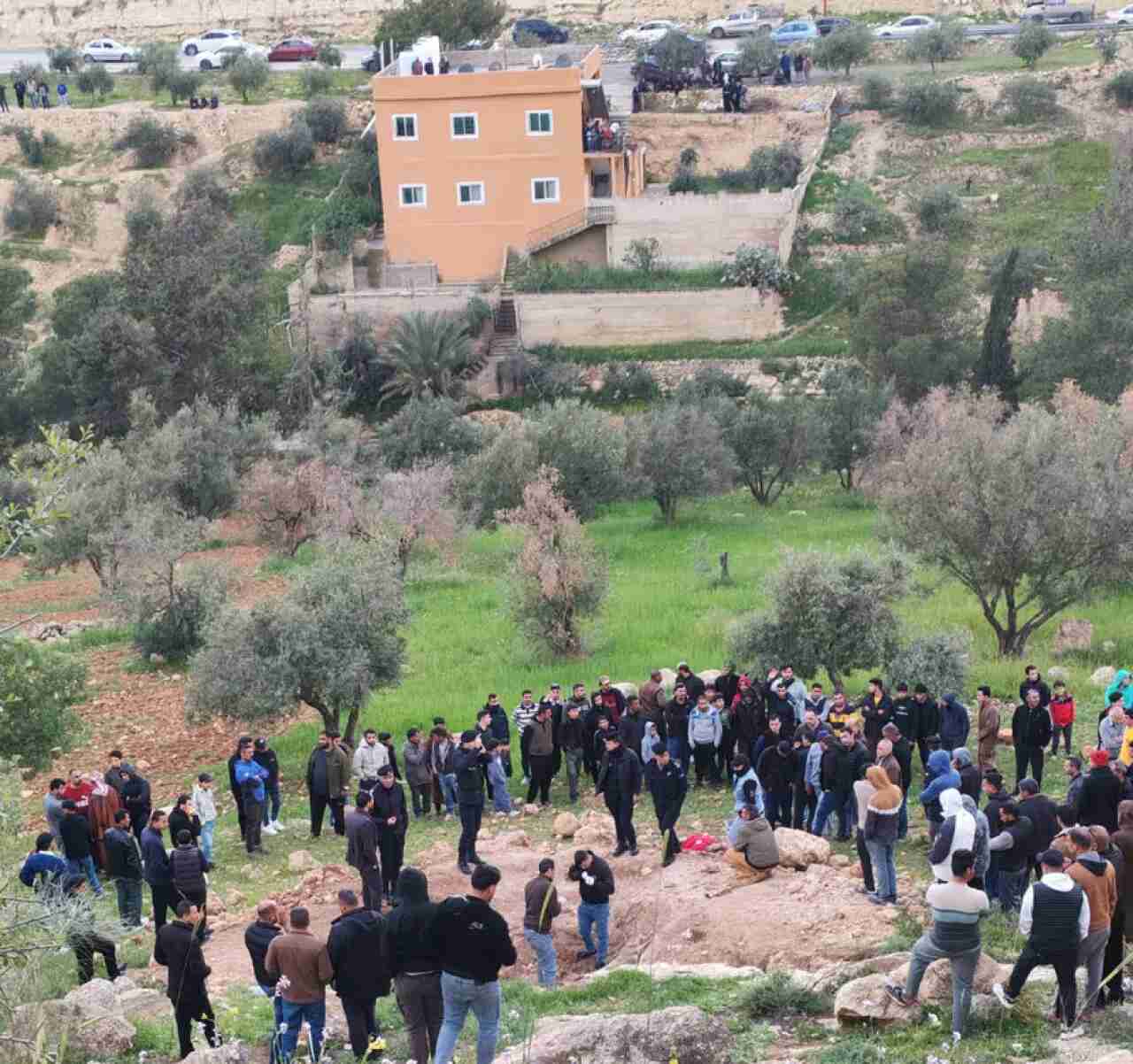 جثة داخل حفرة على طريق جرش – عمّان والأمن يباشر التحقيق